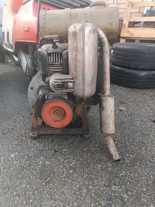 Продам бензиновий двигун.