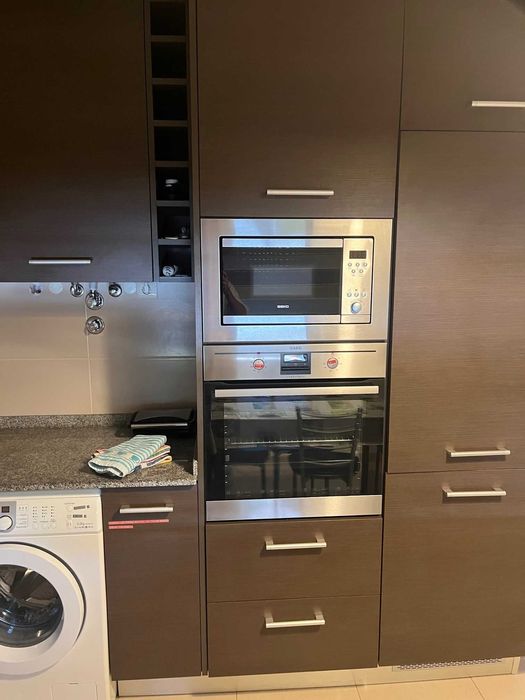 Forno e micro ondas encastrados AEG na zona da Nazare, Leiria.