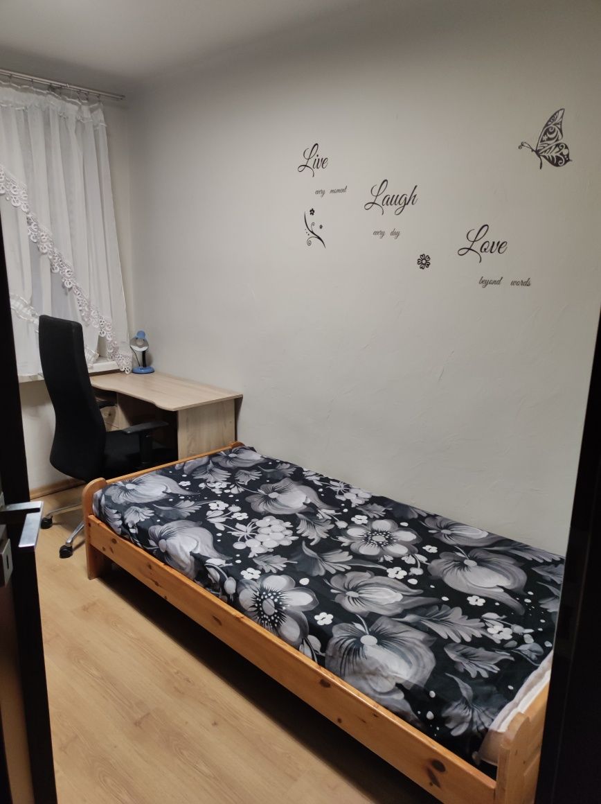 Pokoj 1 osobowy dla dziewczyny Sady - Aktualne