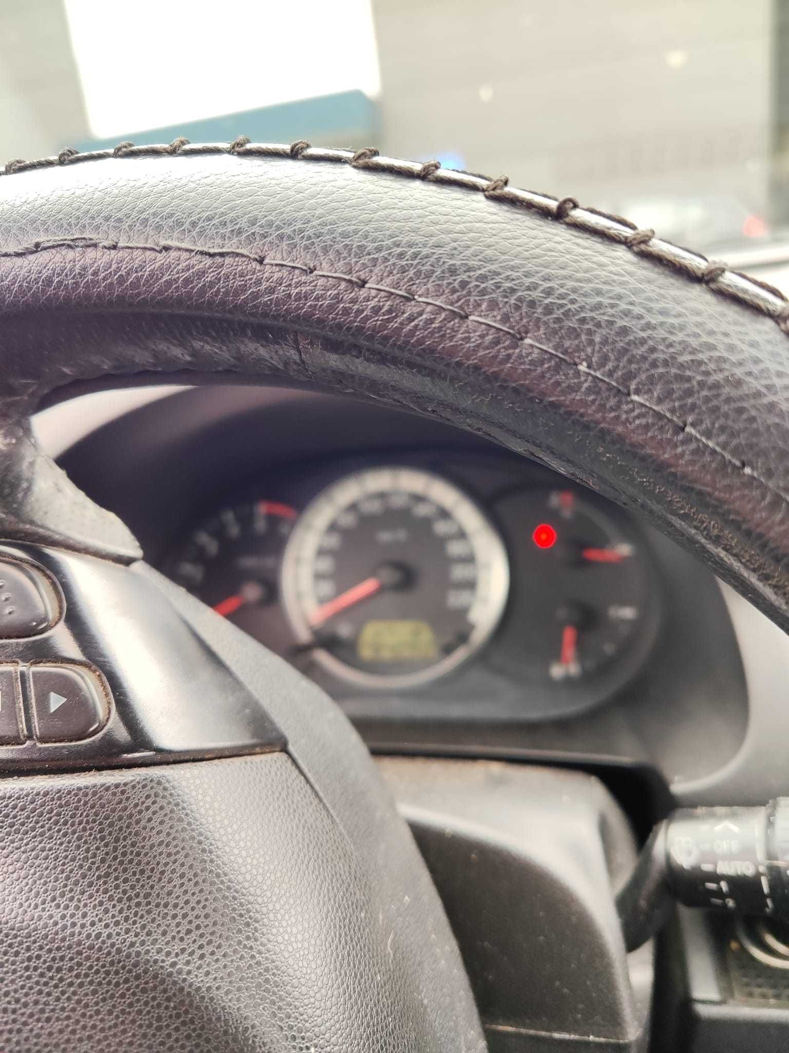 MAZDA 5, 7 lugares a diesel - junta da colaça avariada