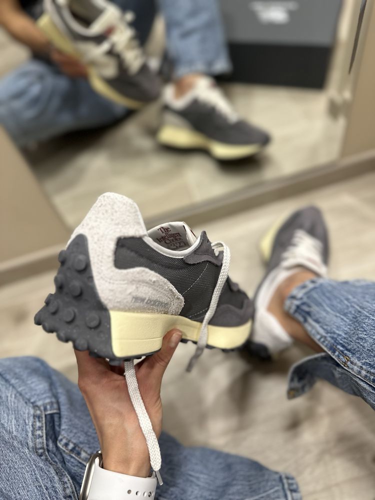 Жіночі оригінальні кросівки New Balance U327WRF