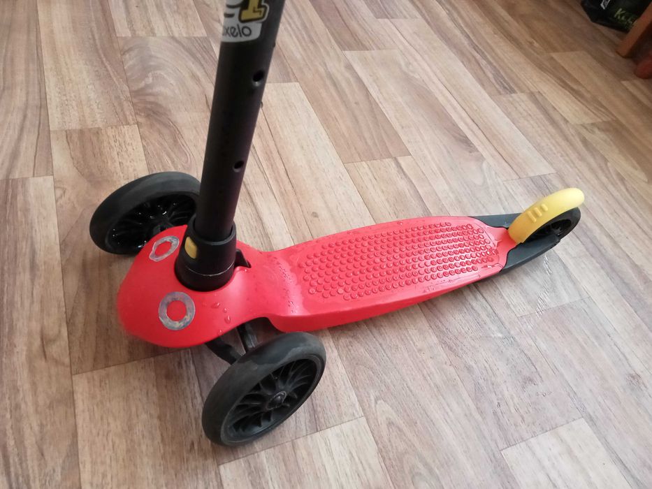 hulajnoga trójkołowa Oxelo B1 Decathlon dla dzieci 2-4 lata