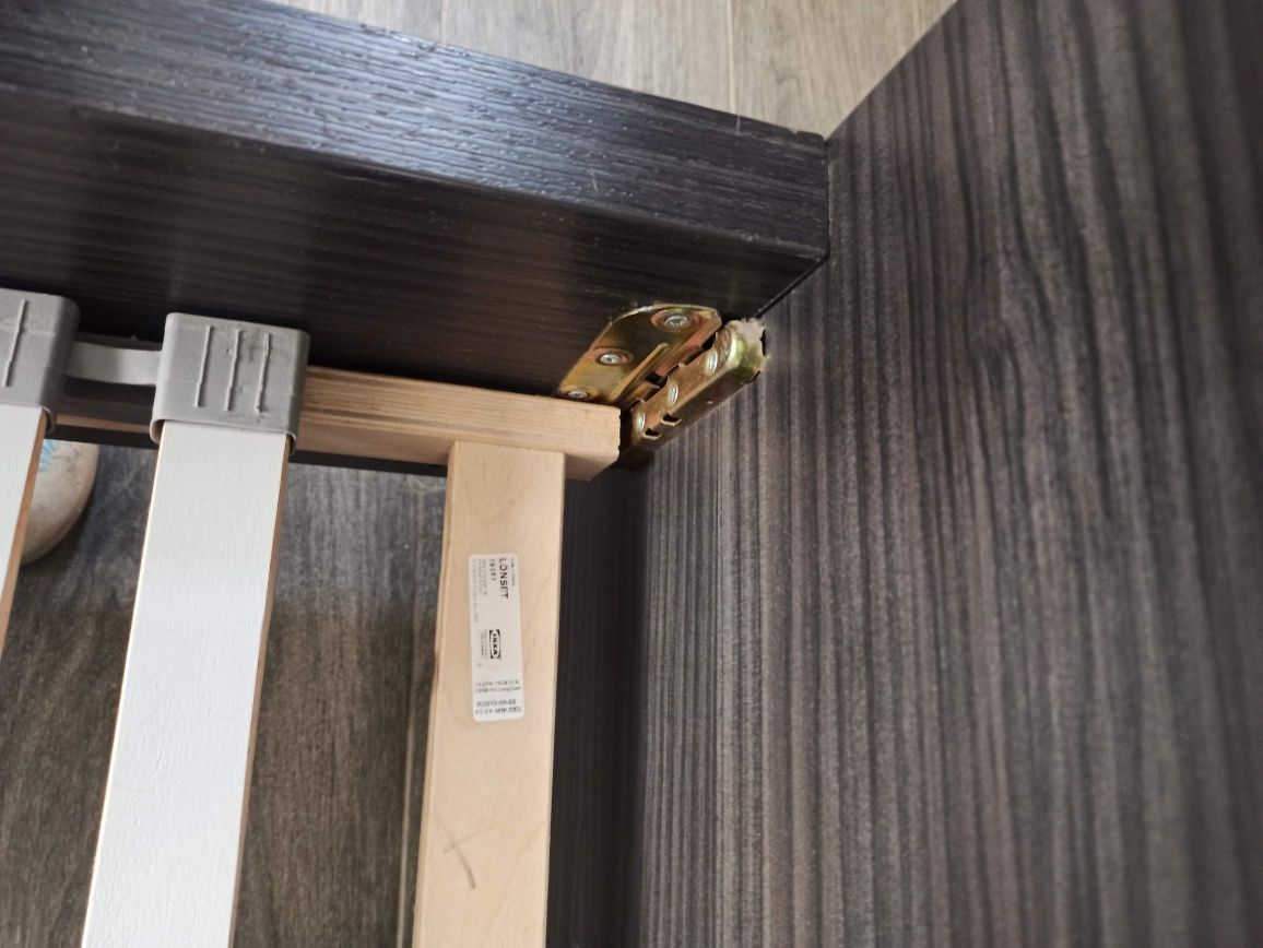 Zestaw mebli łóżko 90x200, 2x szafka, półka, biurko