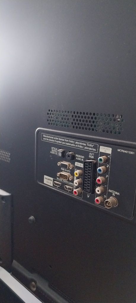 Televisão LG com comando incluído