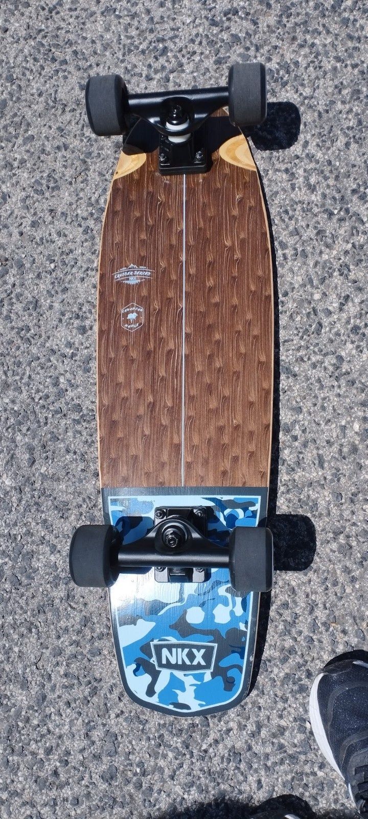 Vendo skate mini cruiser novo usado uma vez.