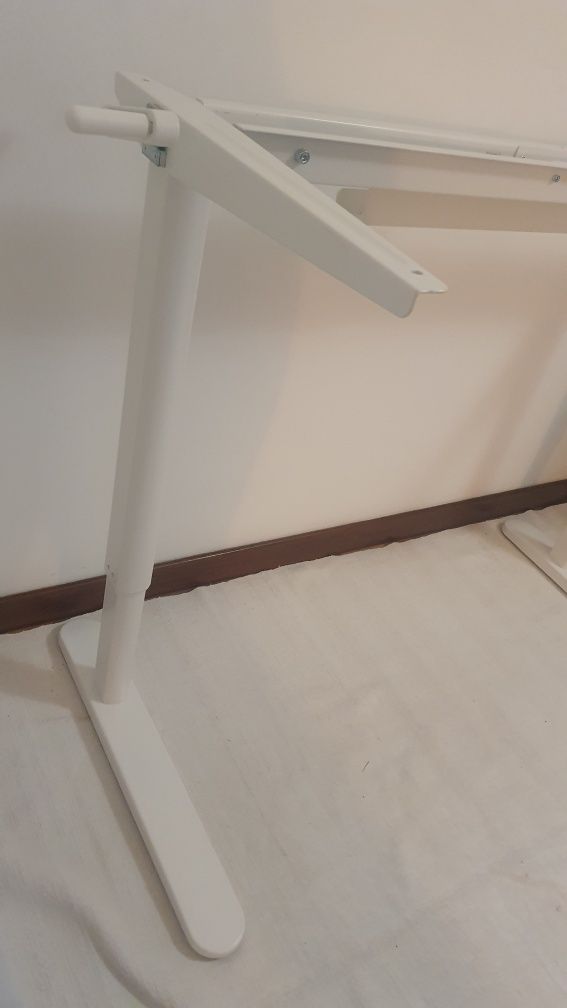 Secretária regulável IKEA