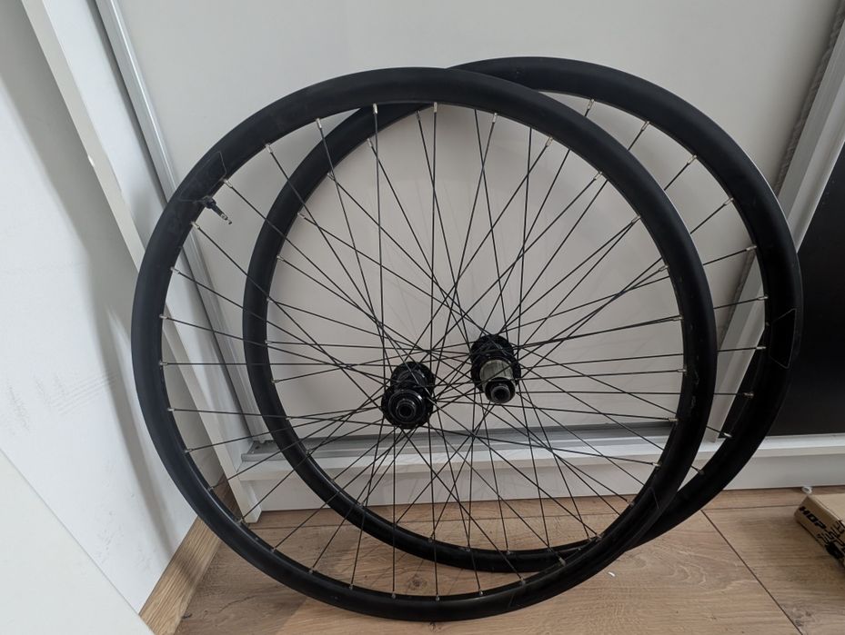 Koła gravel szosa z Merida Silex 400 28 cali 12x100 2x142sztywne osie