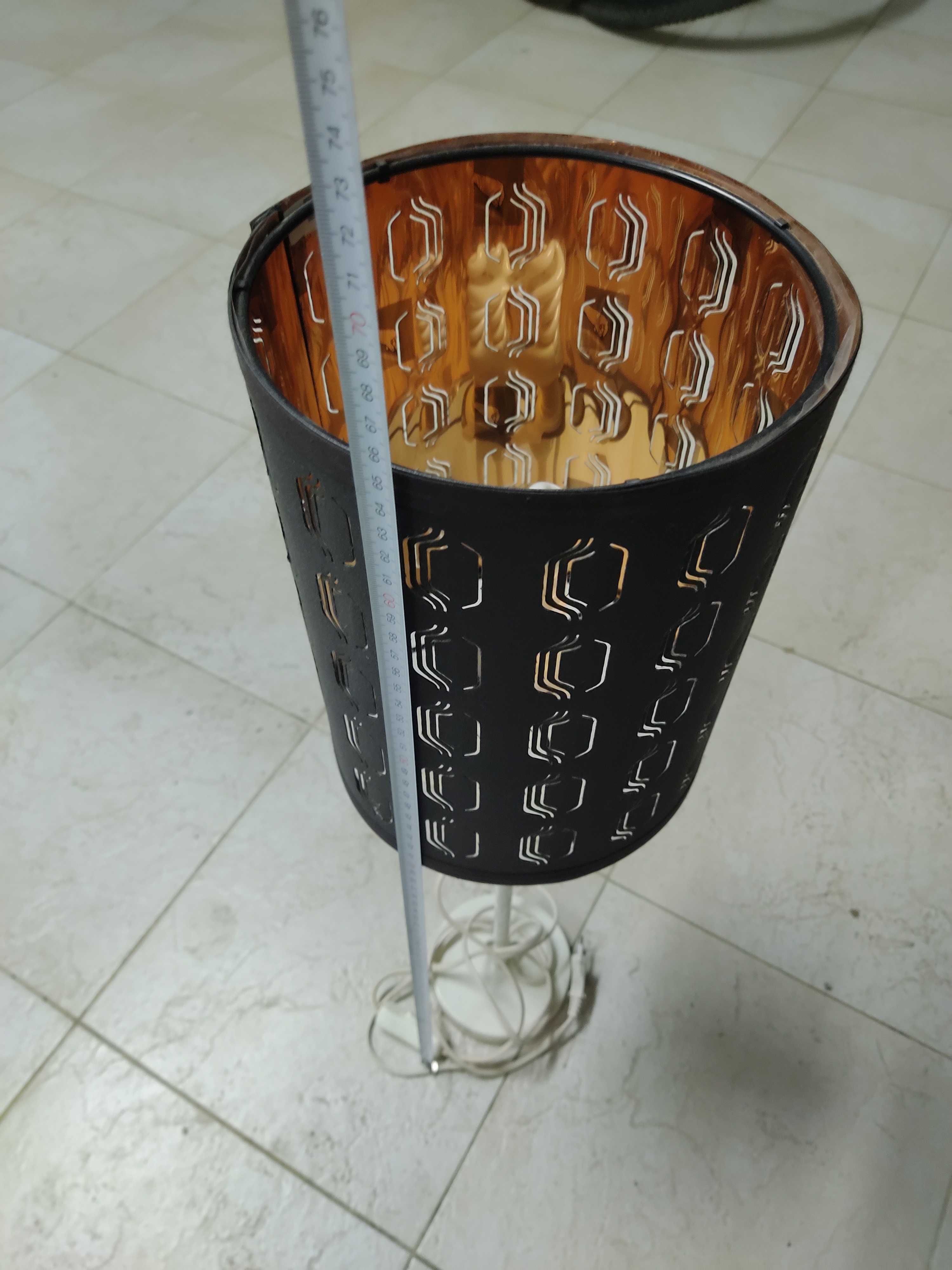 Candeeiro de mesa