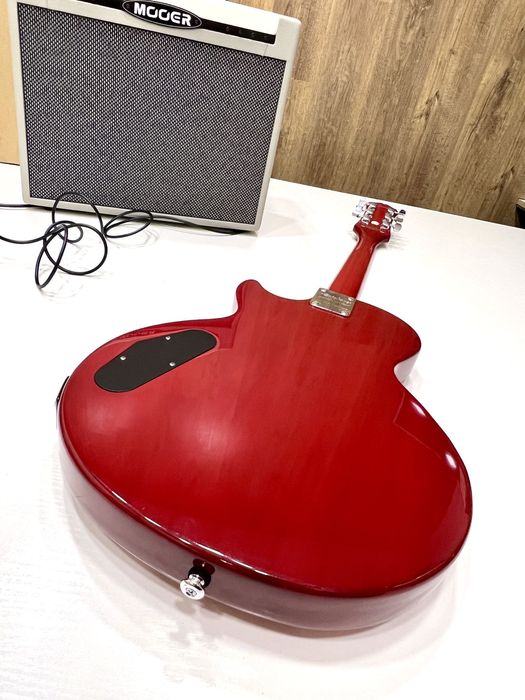 Электро гитара Epiphone Комбоусилитель Fender