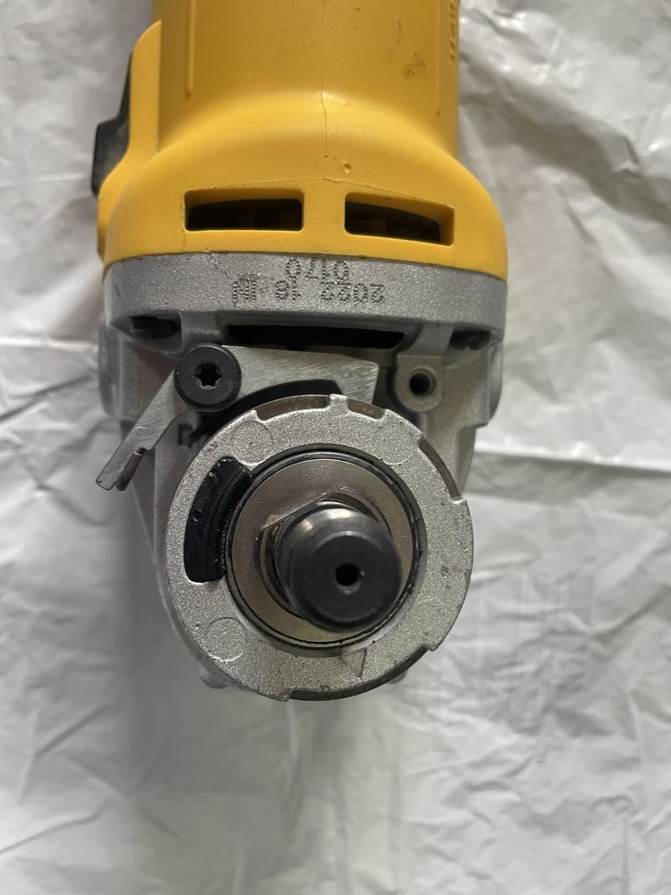 Б/у Болгарка DeWALT DWE4057