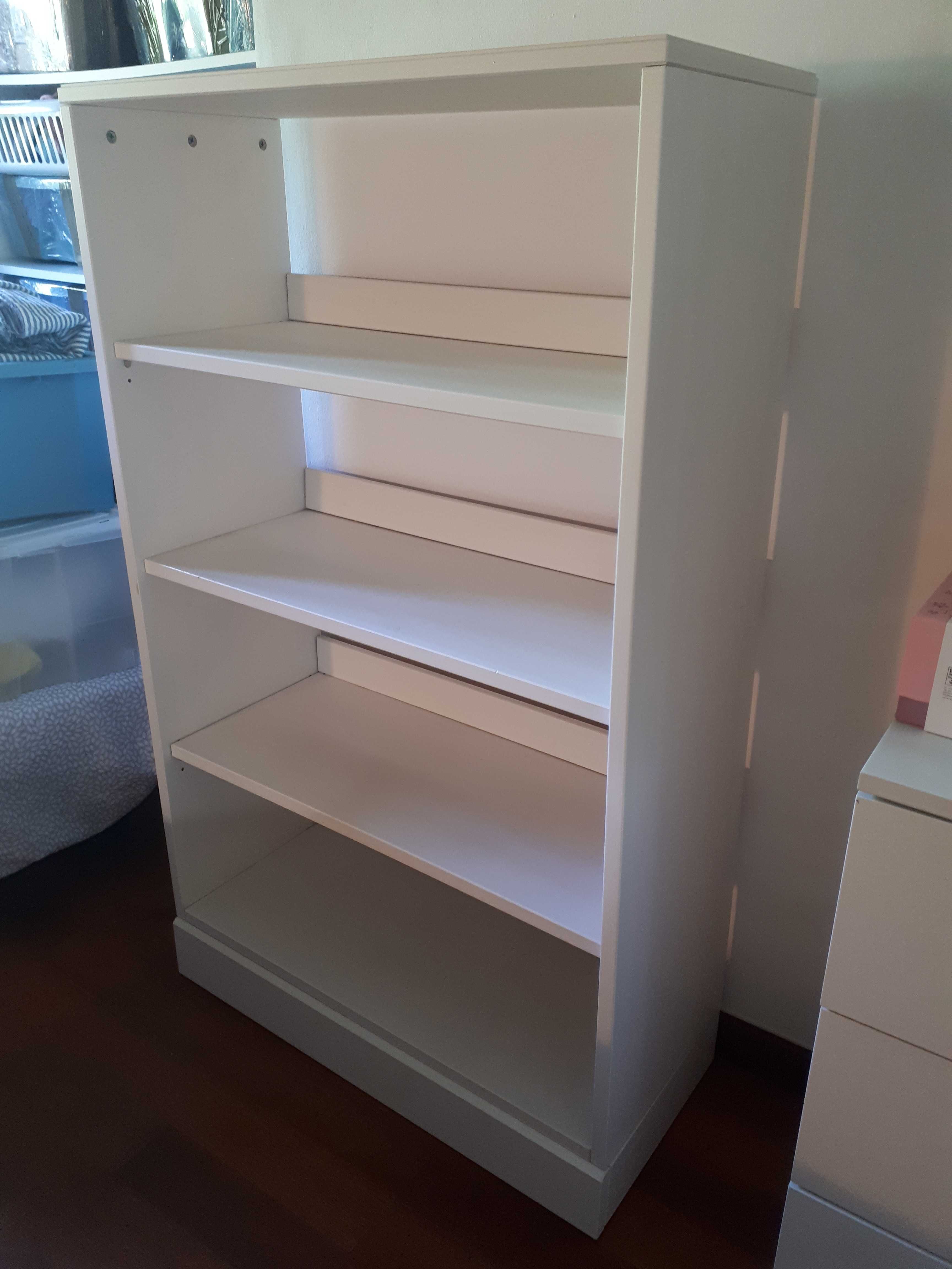 Estante Ikea em bom estado
