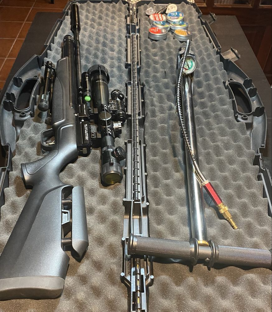 Carabina PCP (ar comprimido) marca Kral .22