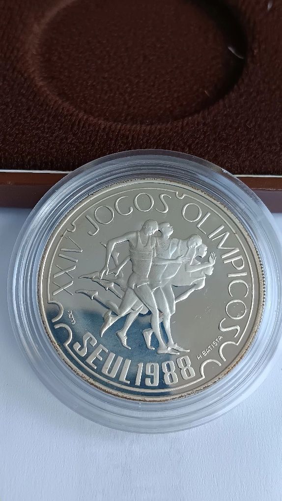 Moeda prata prof de 250 escudos.