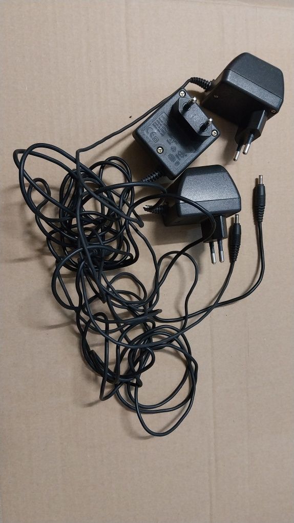 Trzy ładowarki Nokia typ ACP-7E