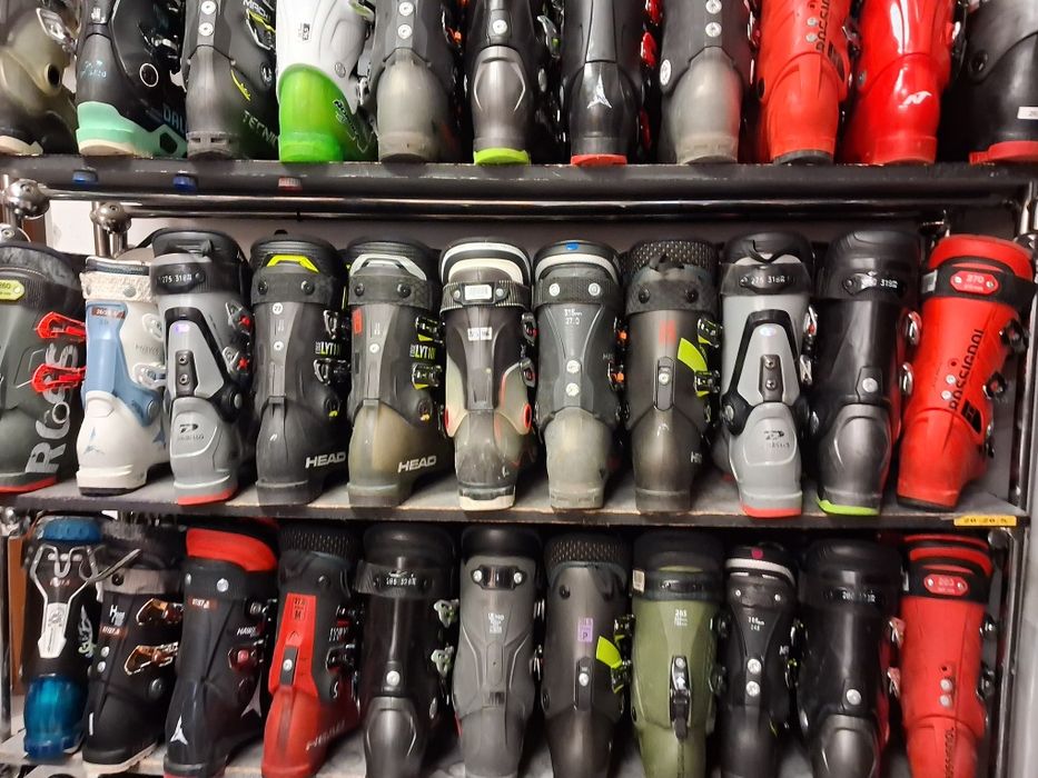 Wypożyczalnia nart I snowboardów