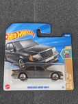 Hot Wheels Mercedes-Benz 500E