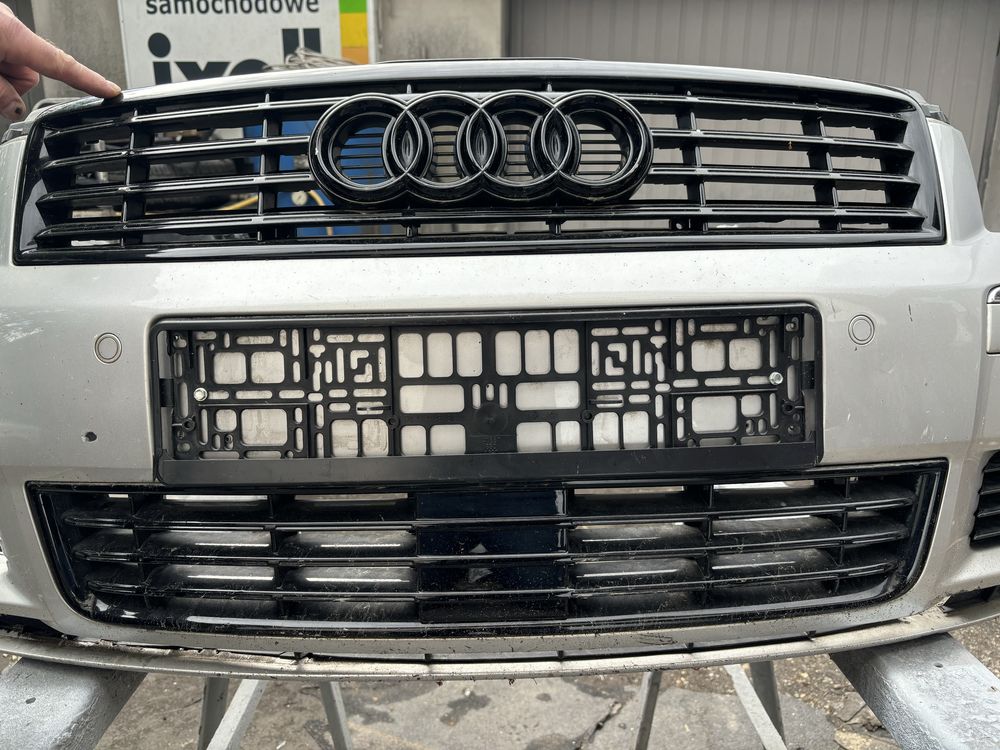 Lampy Audi A8 D3 BIXENONY