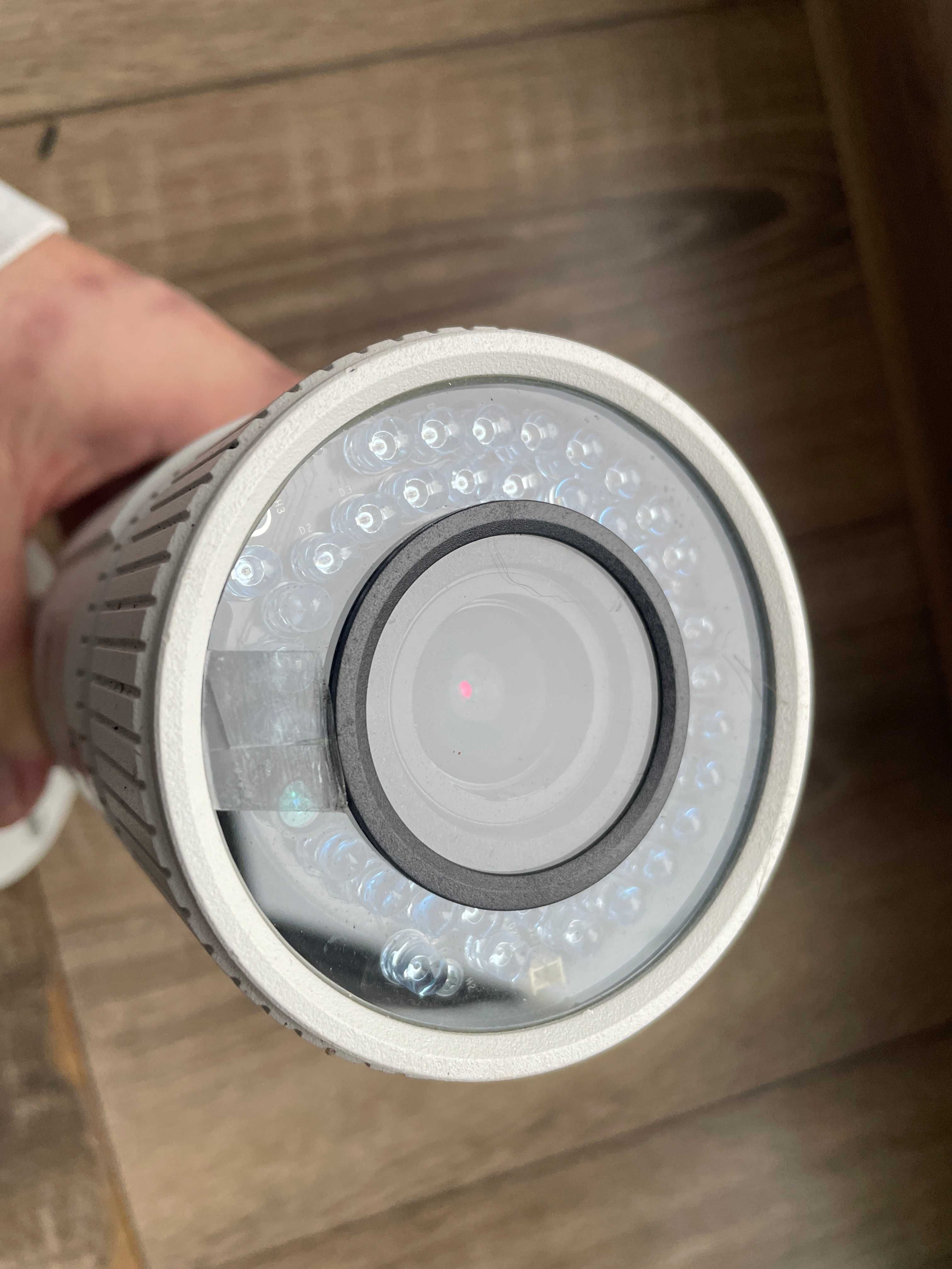 Kamera IP Hikvision DS-2CD2620F-I  cctv monitoring
