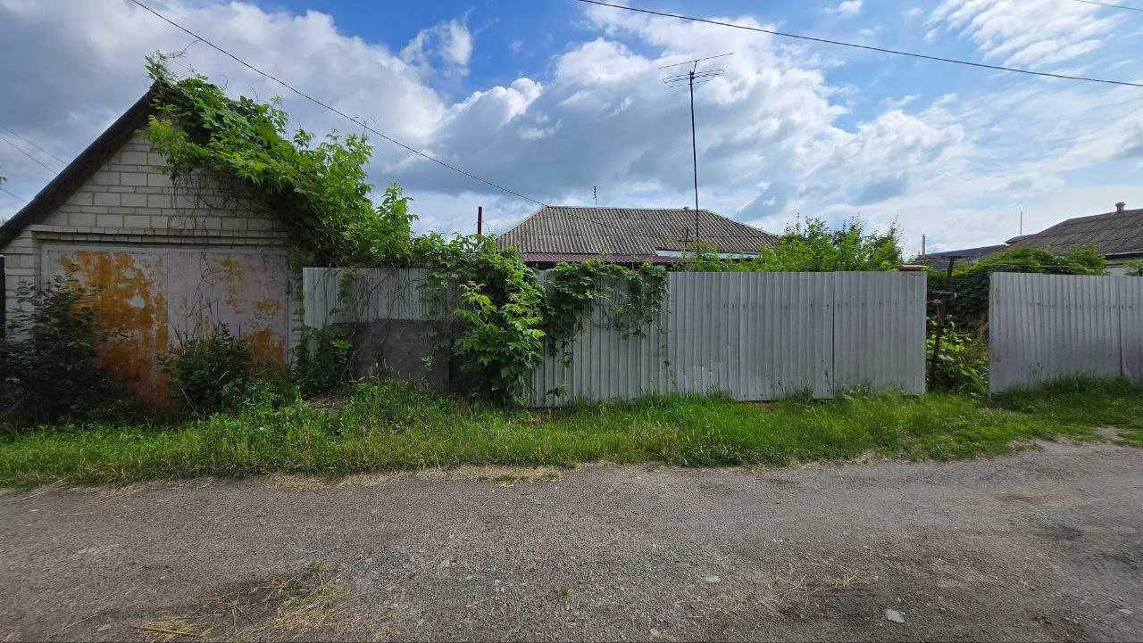 Продається будинок у районі центрального ринку.