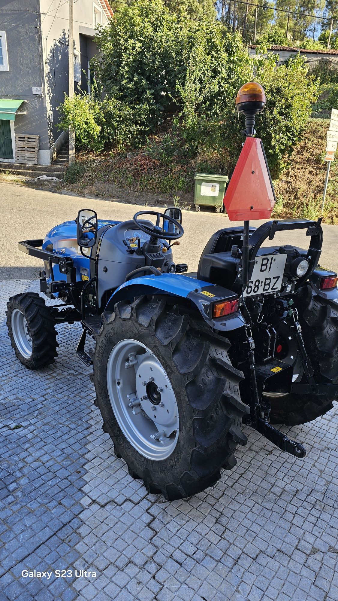 Tractor LS MT3. 35cv