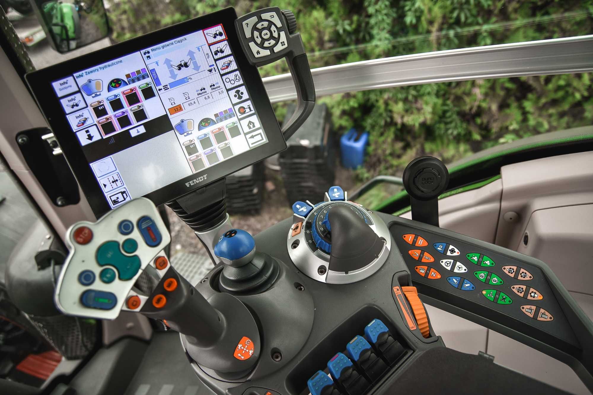 FENDT 828 vario profi plus