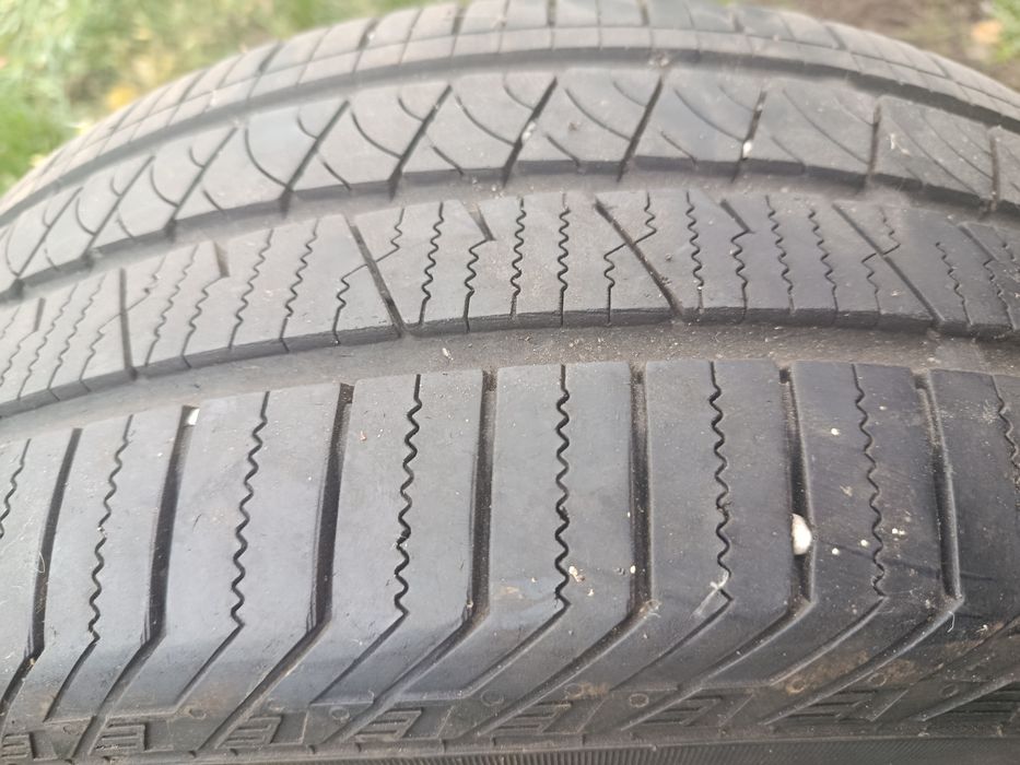 Продам Continental Cross Contact 215 60 17