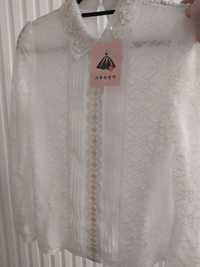 Блуза біла з мереживом і золотим орнаментом НОВА