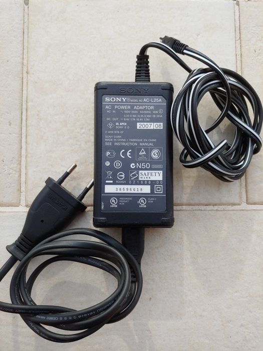 Блок живлення імпульсний 8.4V/1.7A /SONY/ AC-L25/L-200