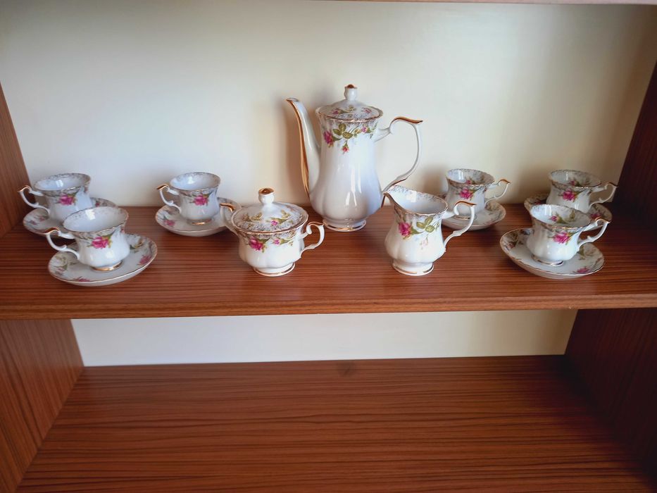 Serwis kawowy Iwona Róża złota 15 szt. porcelana Chodzież