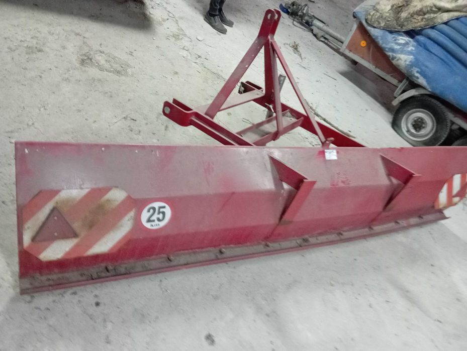 Sprzedam do traktora pług śnieżny 3 metry do odśnieżania  śniegu