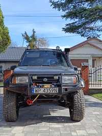 Suzuki Vitara off road