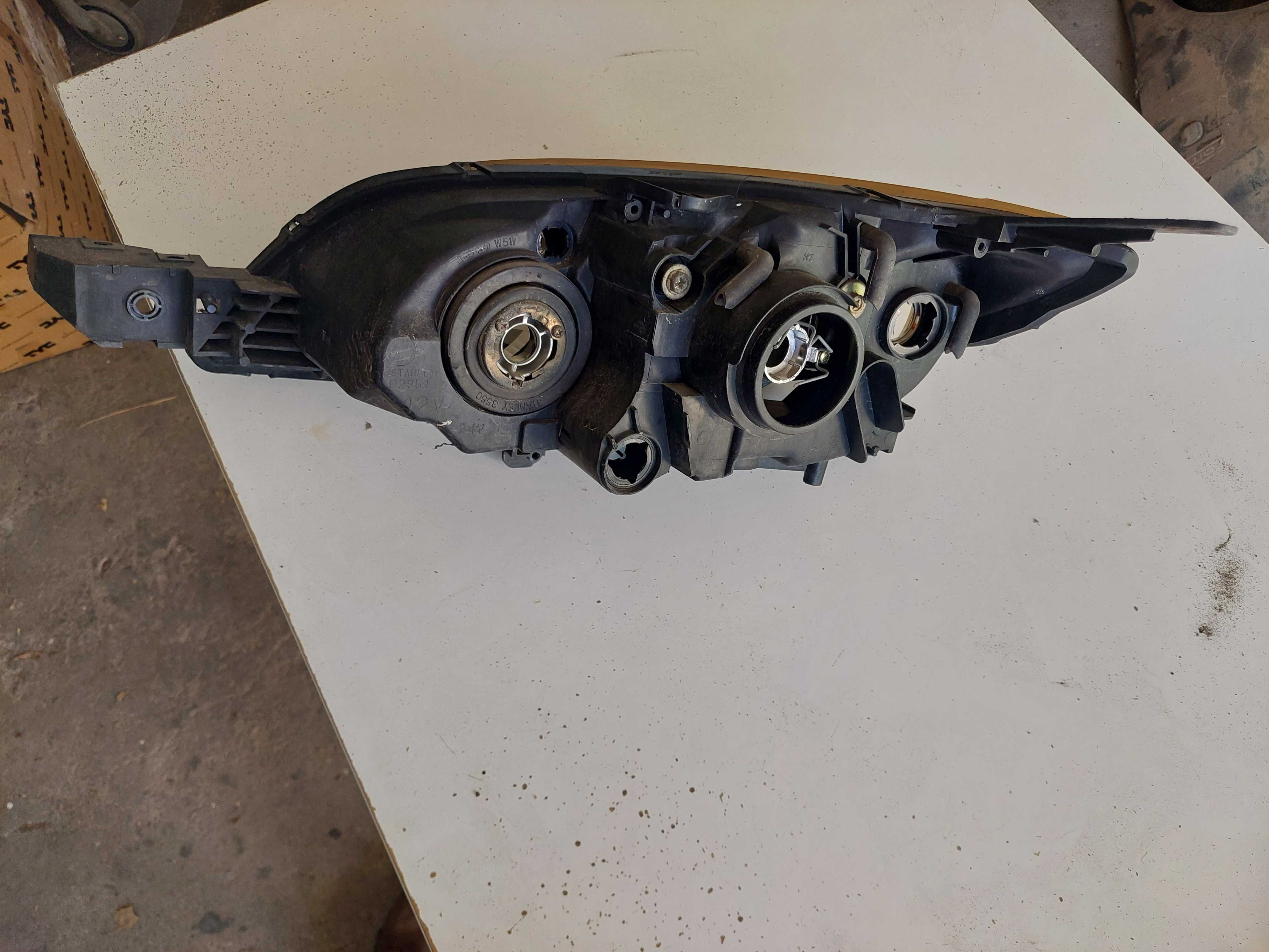 farol drt mazda 3