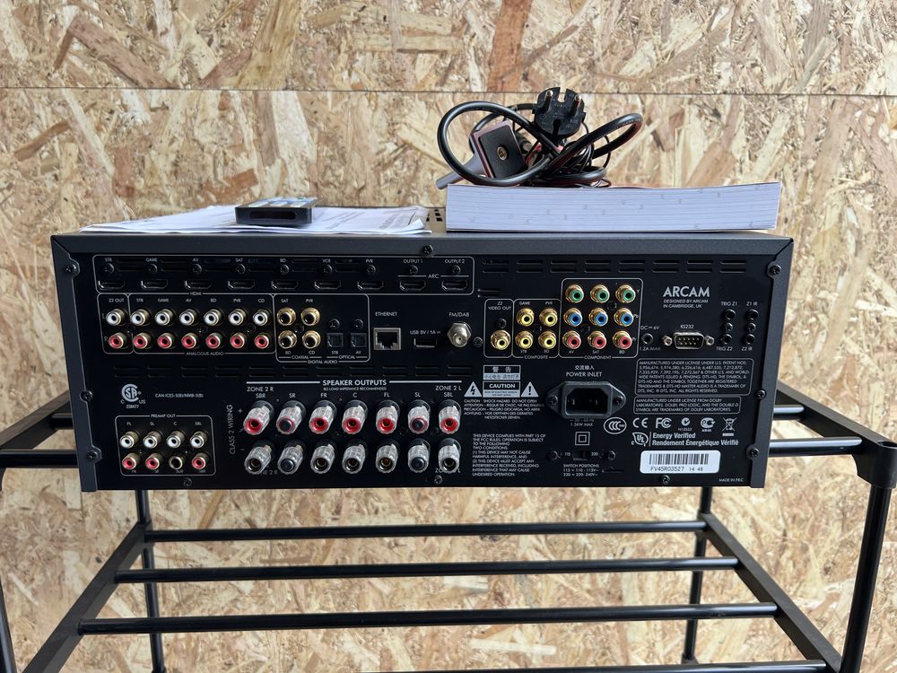 Arcam fmj AVR450 amplituner 7.1 w pieknym stanie + pilot mikrofon inst