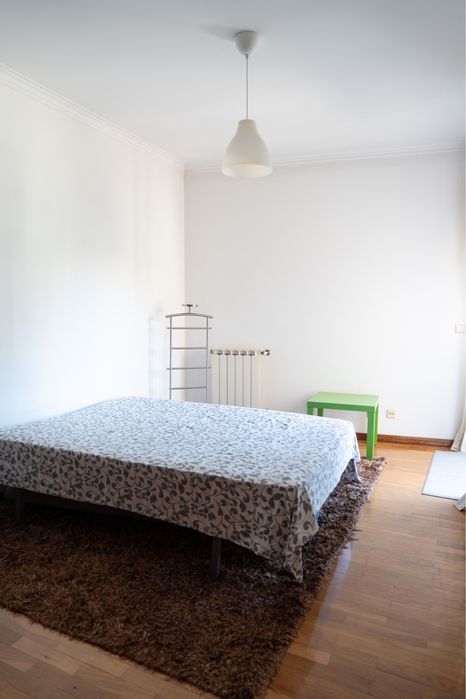 Vende-se T3 com garagem Espinho