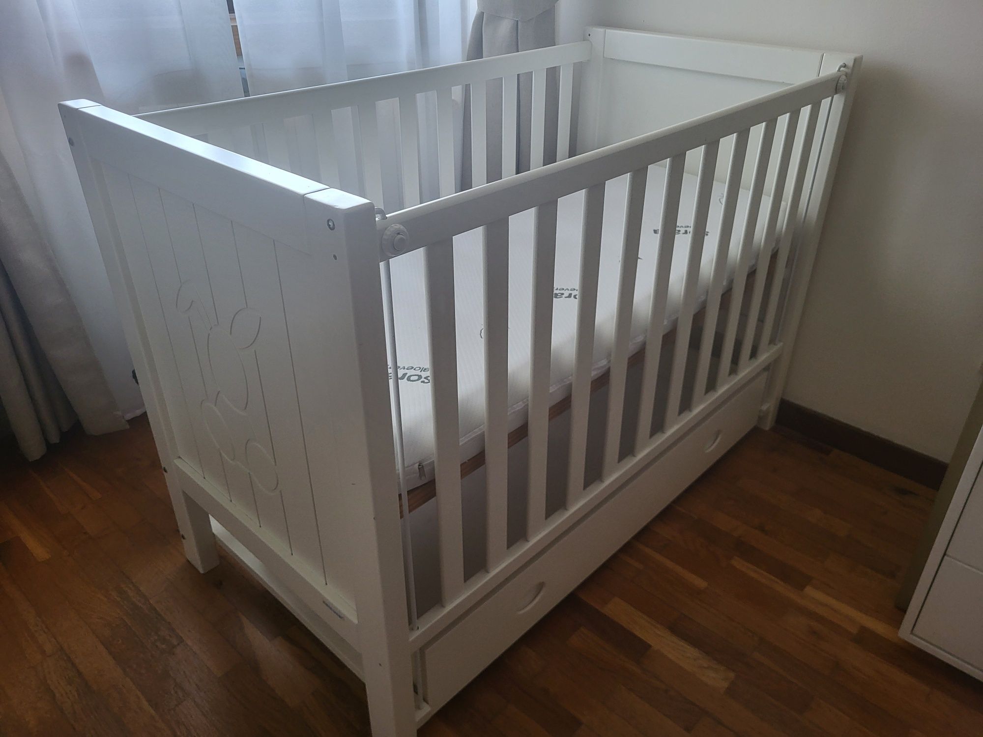 Berço/ cama de grades com oferta colchão