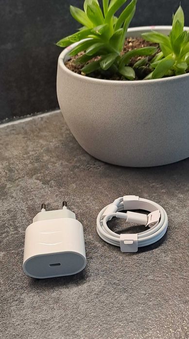 Ładowarka do IPhone 20W z przewodem 1m -szybka wysyłka