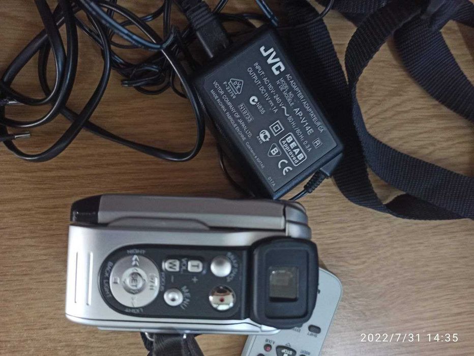 Цифрова відеокамера JVC GR-DX27E