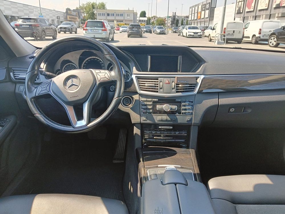 Mercedes-Benz E W212 Avantgarde E200 CGI • 2012 •  Bezwypadkowy