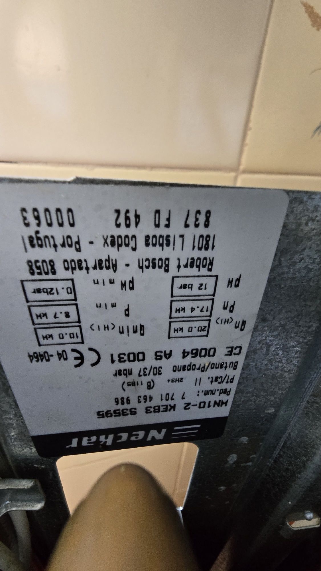 Esquentador usado Neckar com isqueiro manual.