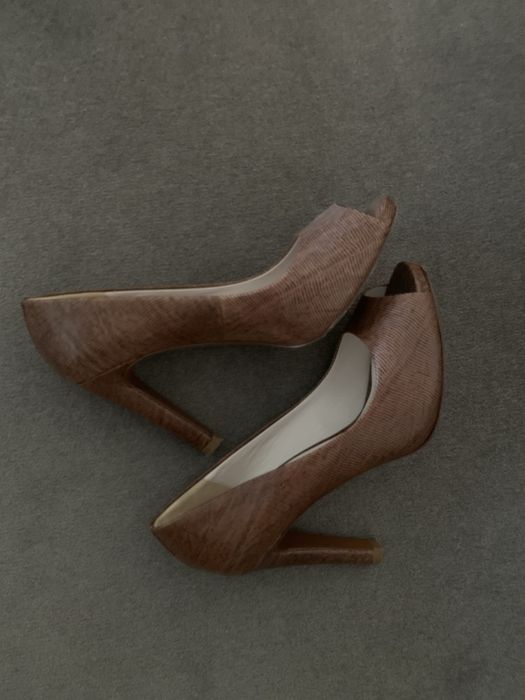 Sapatos em pele como novos tam 40