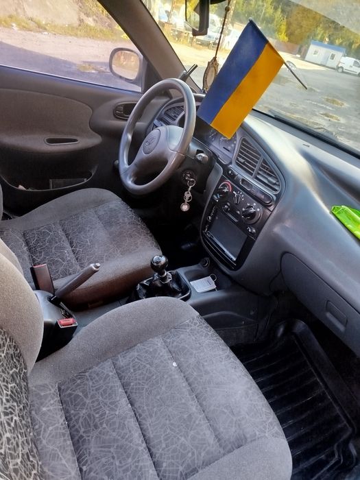 Продам Ланос..економне Авто