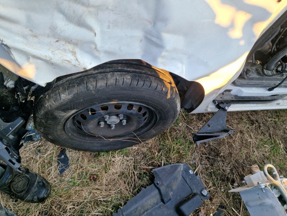 Renault Kangoo koła 195/65/15  opony 2023 rok jak nowe