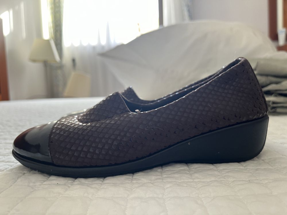 Sapatos como novos. Muito confortaveis