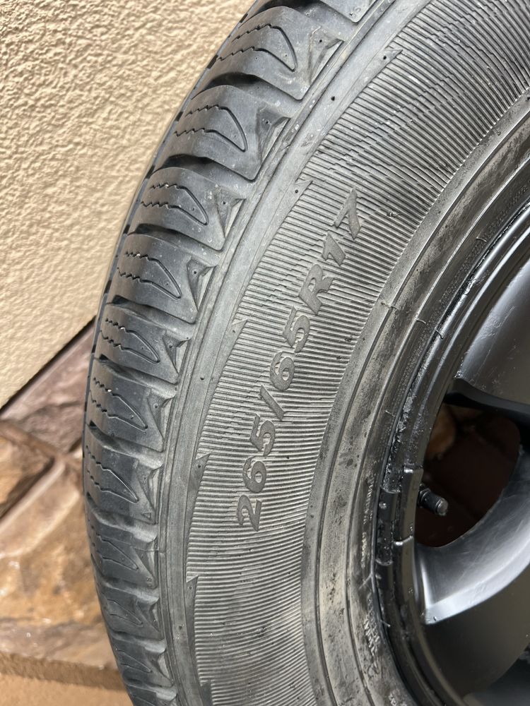 Sprzedam alufelgi wraz z oponami z Toyoty Lamd Cruiser