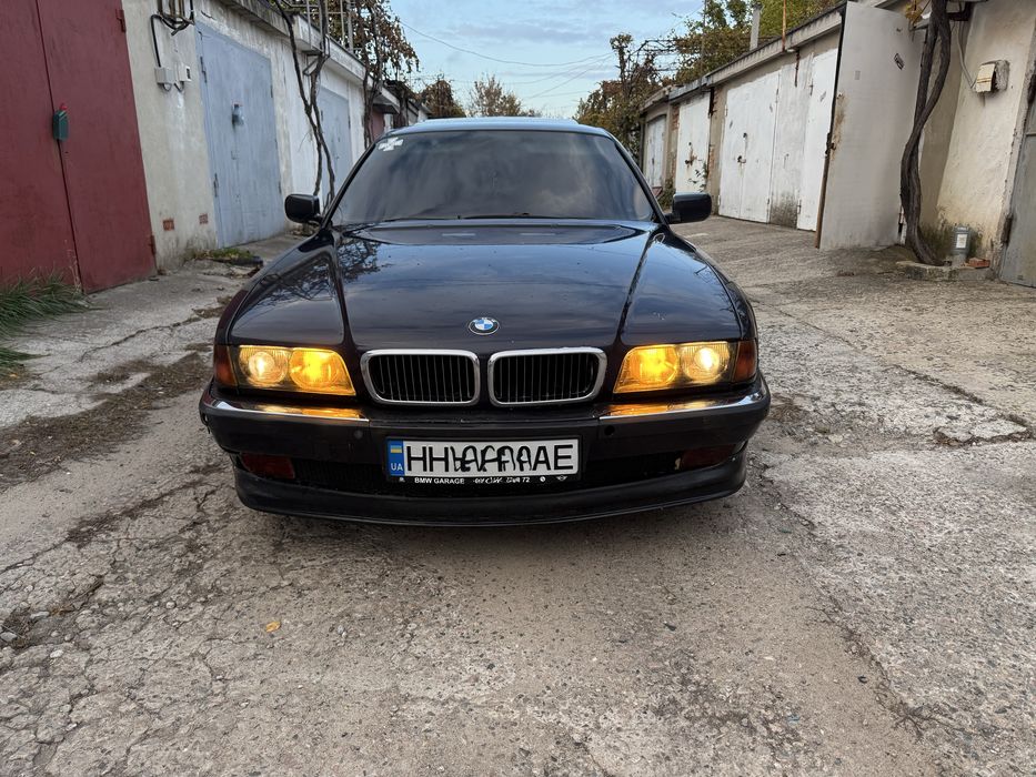 BMW E38 1998 725