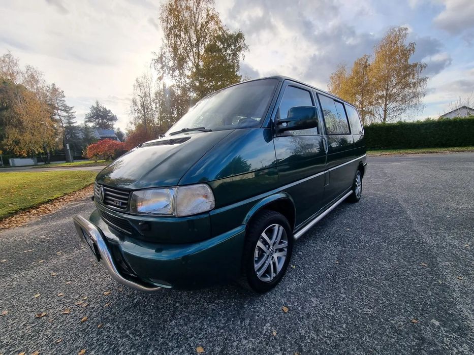 Volkswagen Multivan MULTIVAN T 4 Syncro 4x4 mocno wyposażony łóżko klimatronik stolik