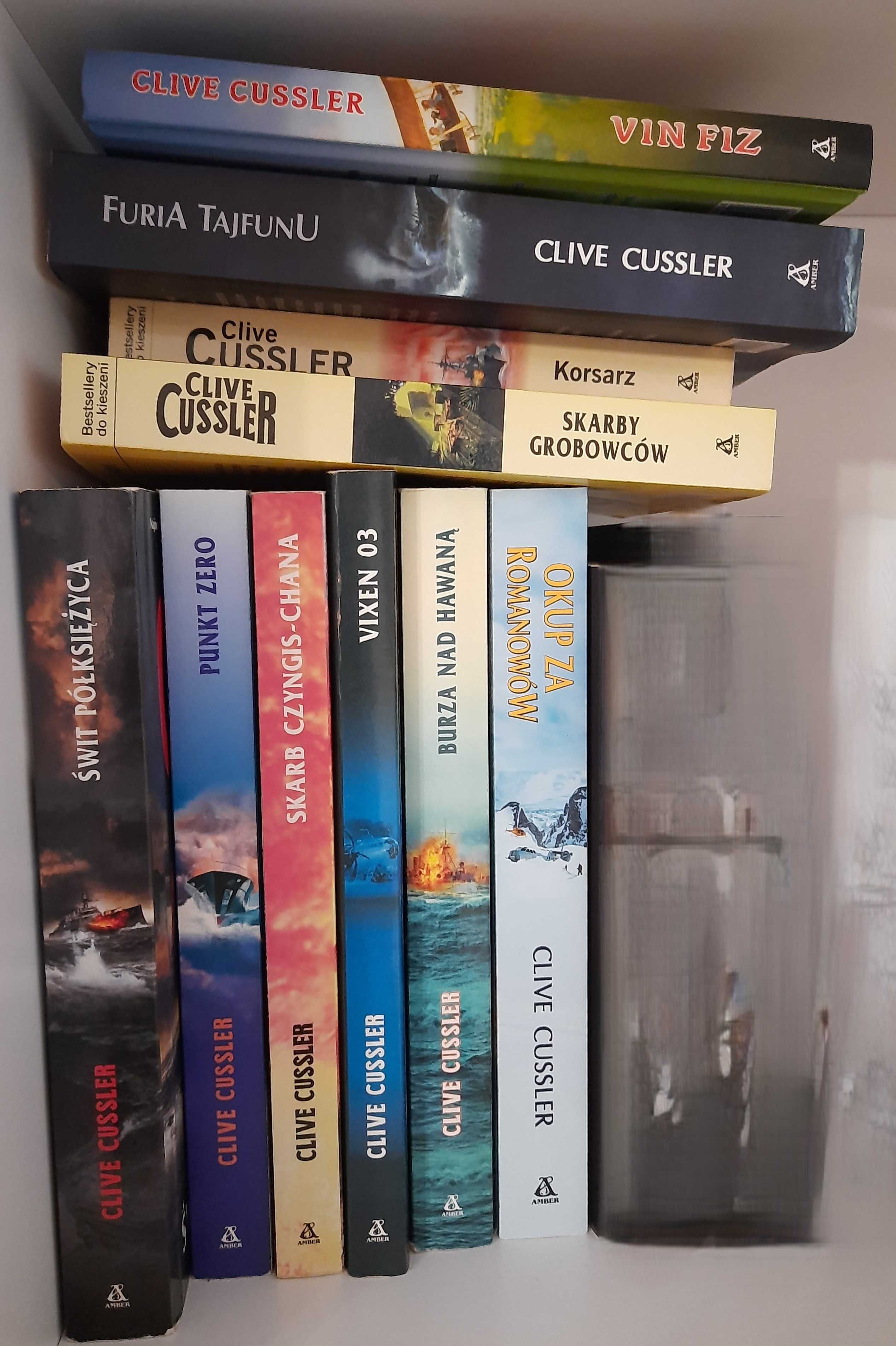 Kolekcja 8 książek autorstwa Clive'a Cusslera