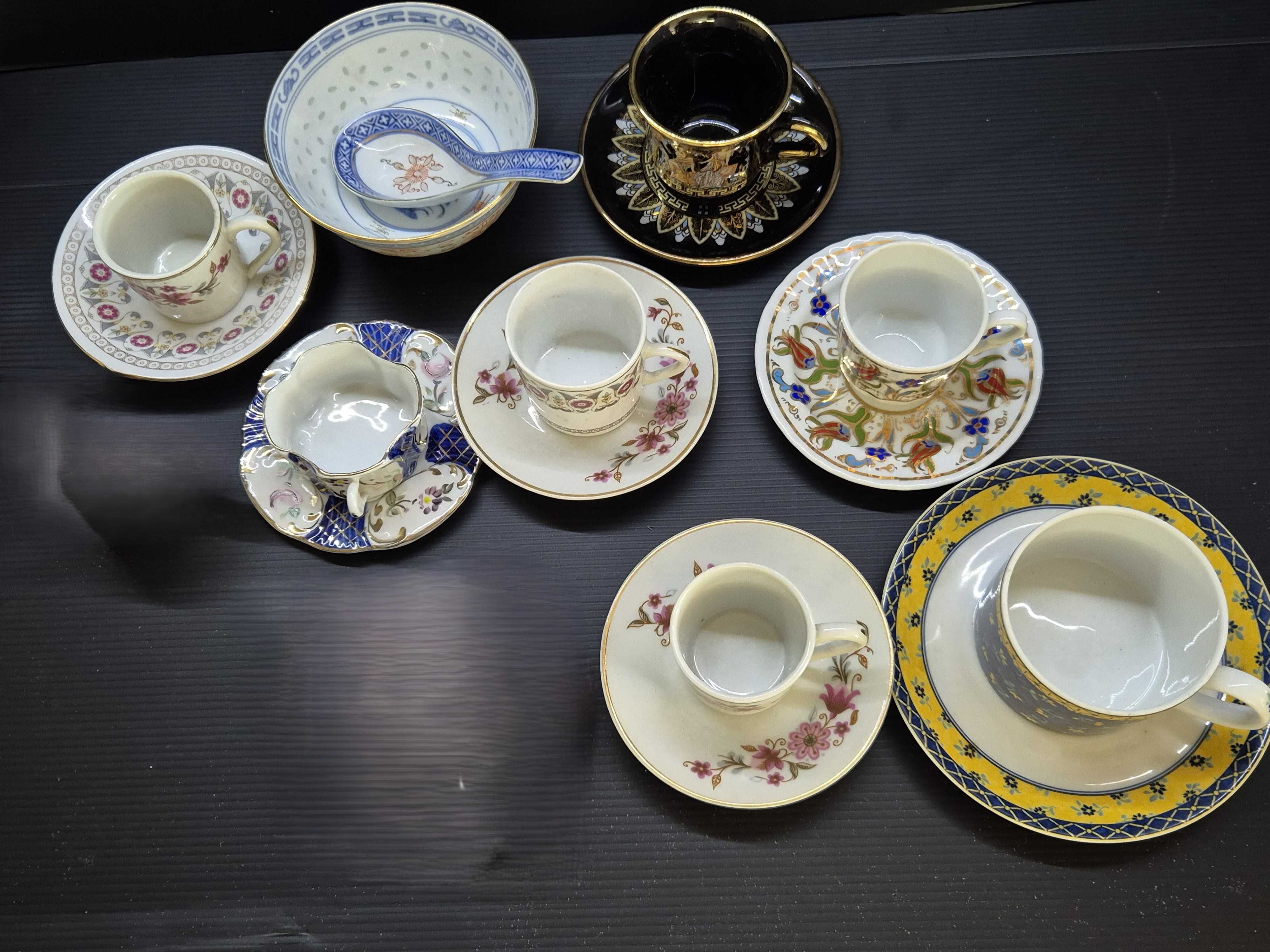 Chávenas de porcelana