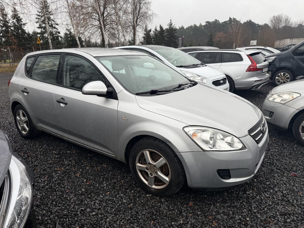 Kia Ceed 1.6 crdi w calosci