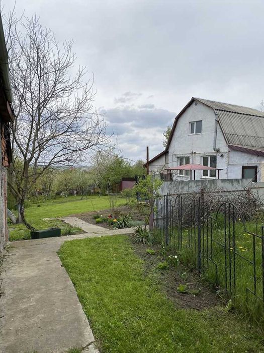 Продажу двоповерховий будинок за дачном масивом Книжківцями